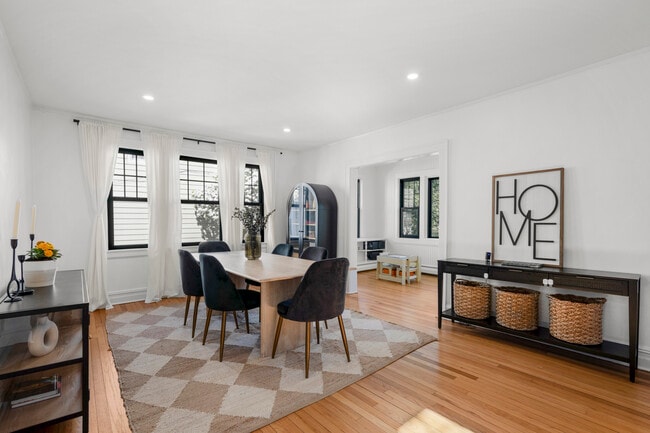 Building Photo - 217 Soundview Ave