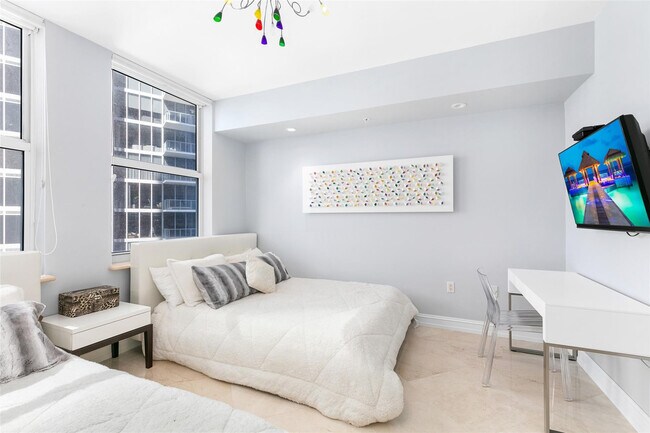 Building Photo - 2110 N Ocean Blvd