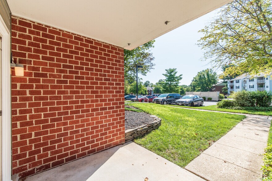 Building Photo - 112 Castletown Rd