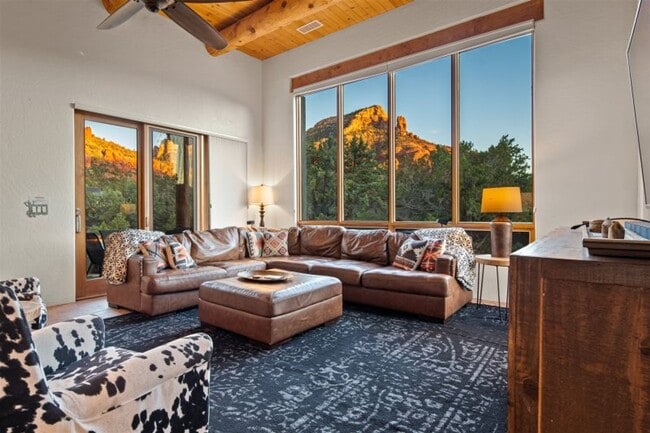 Building Photo - Breathtaking Luxury Home Basking in Sedona...