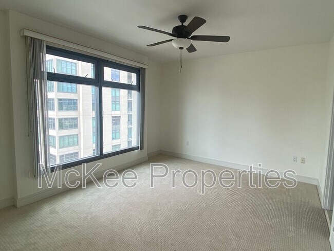 Building Photo - 645 Front St