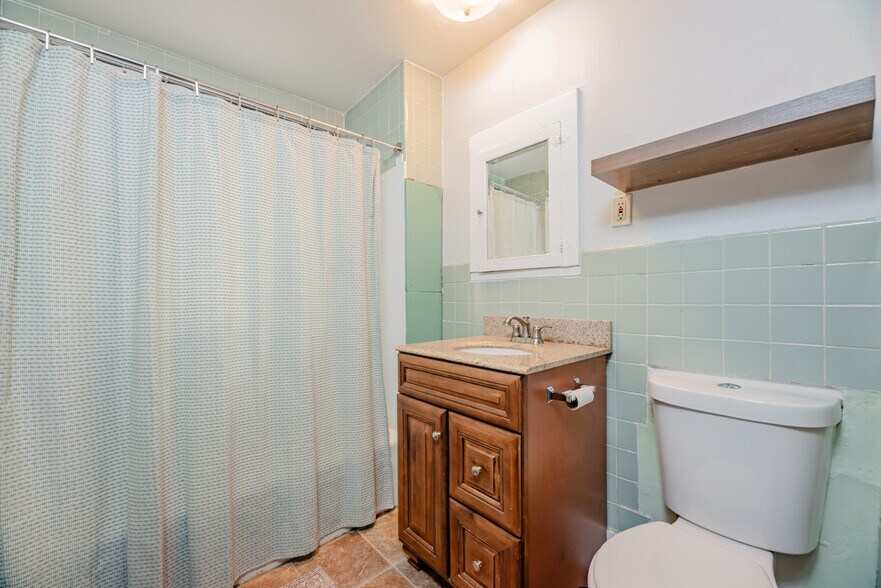 Building Photo - 57 Anthony St