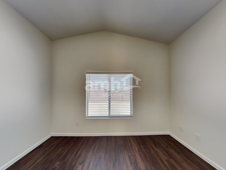 Building Photo - 13187 E Coyote Well Dr
