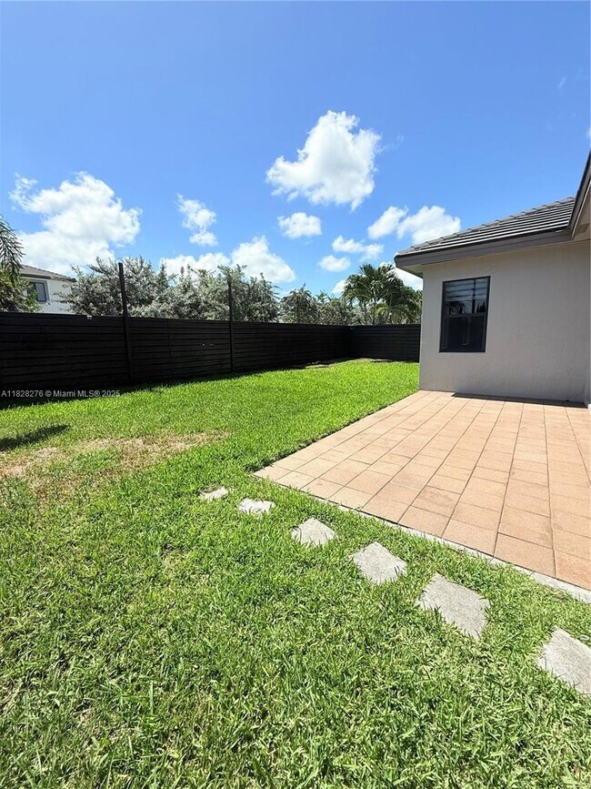 Building Photo - 13651 SW 158th Pl