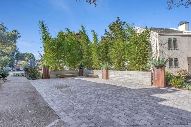 Building Photo - 181 Centre St