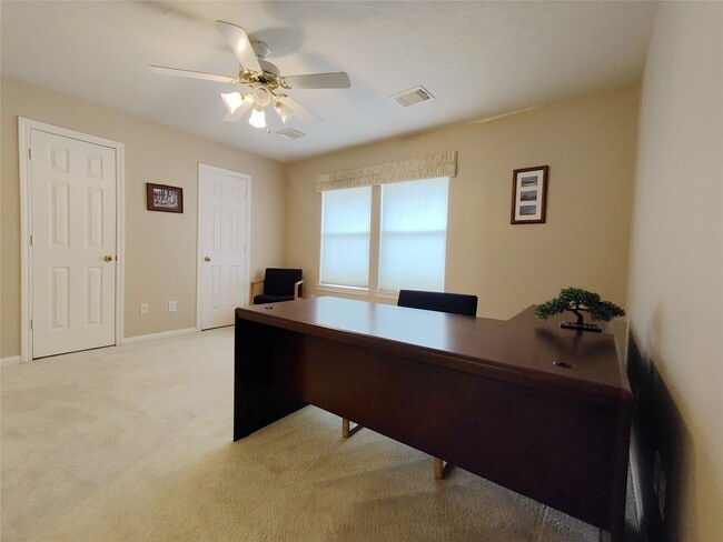 Building Photo - 1035 Sussex Trail