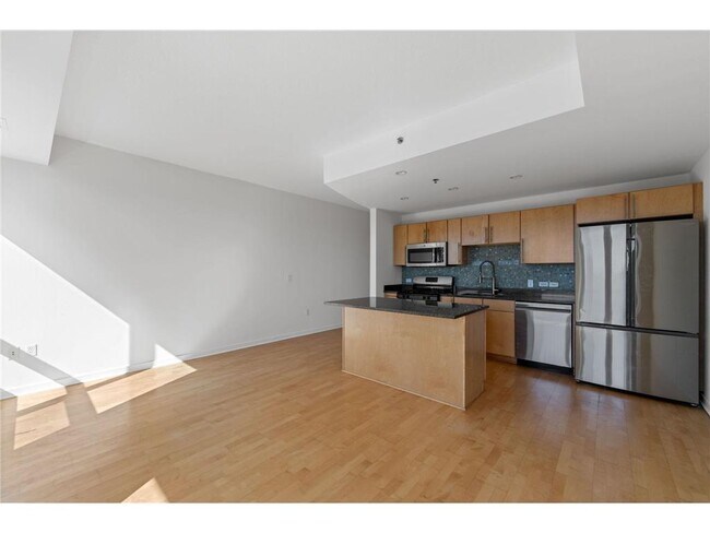 Building Photo - 929 Portland Ave