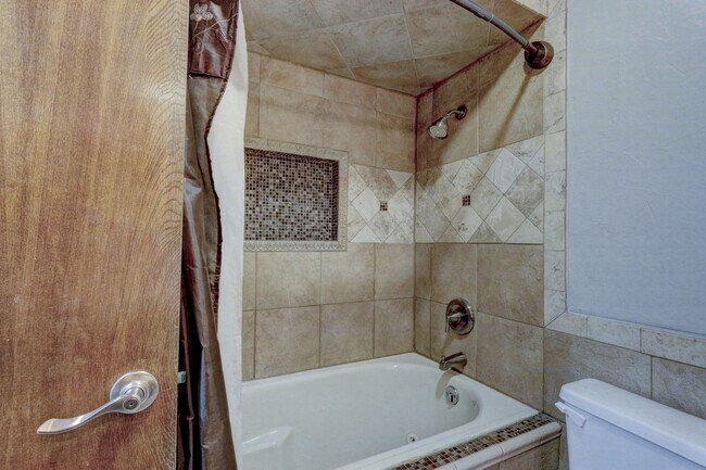 Building Photo - 3 bed 2 bath home in Moore, Ok