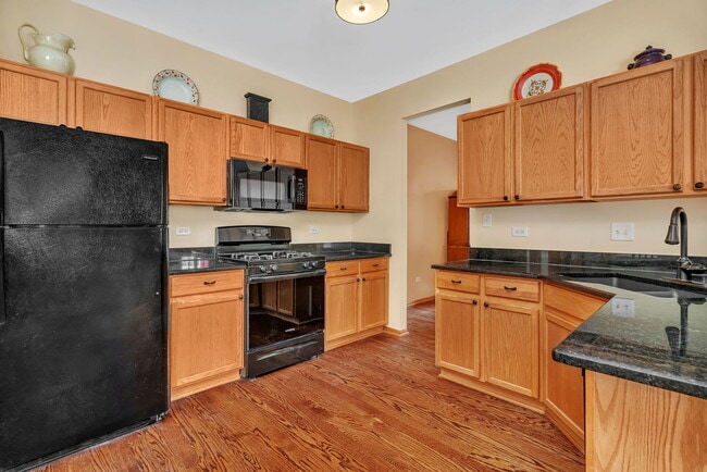 Building Photo - 18568 W Point Dr