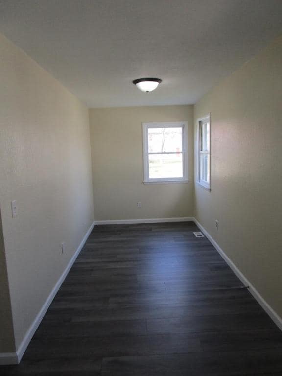Building Photo - 711 S Osteopathy Ave