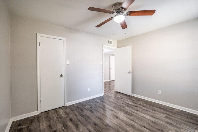 Building Photo - 1601 N Bryant St