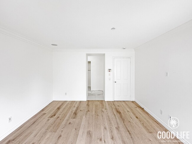 Building Photo - Highly Desired Irvine Living | 3-Bed, Office, Gated Community