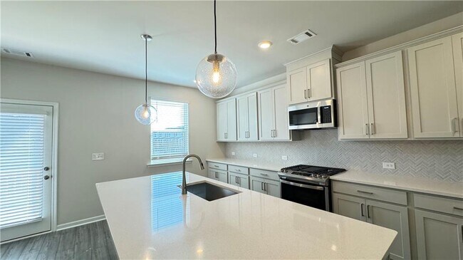 Building Photo - 53 Peeples Dr