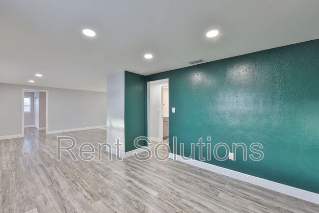 Building Photo - 12870 101st Way N