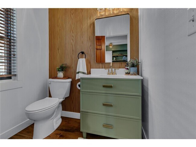 Building Photo - 501 Riverside Ave N