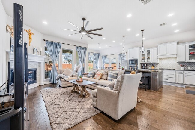 Building Photo - 2106 Stargrass Dr