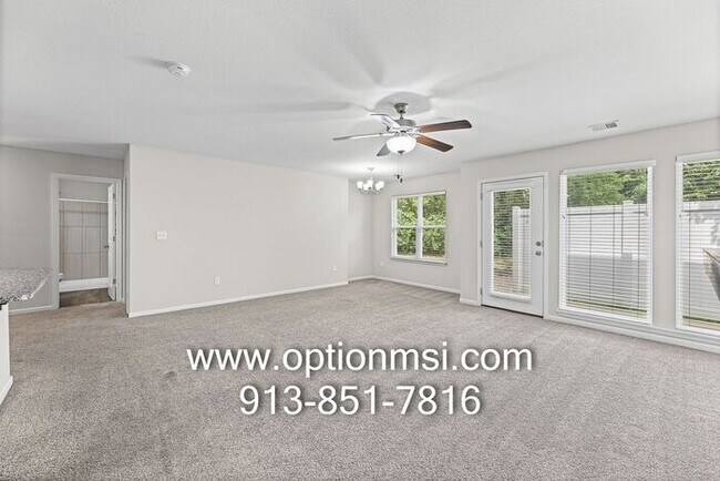 Building Photo - Beautifully Updated Liberty Home in a Prime Location!