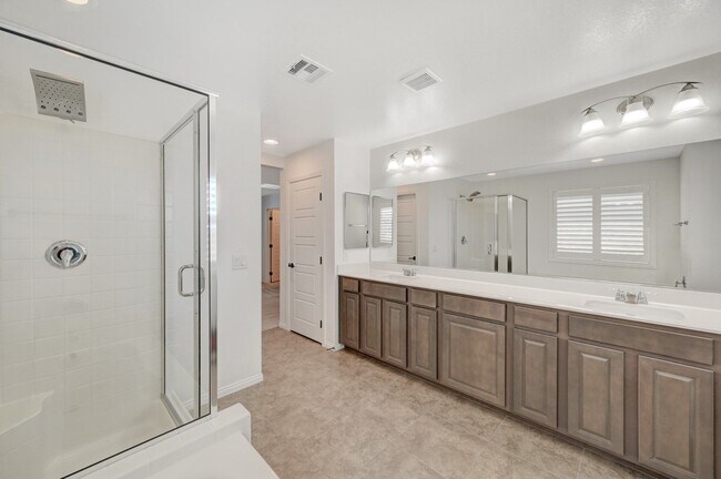 Building Photo - Amazing Solar Powered 3 Bedroom, 2 Story H...