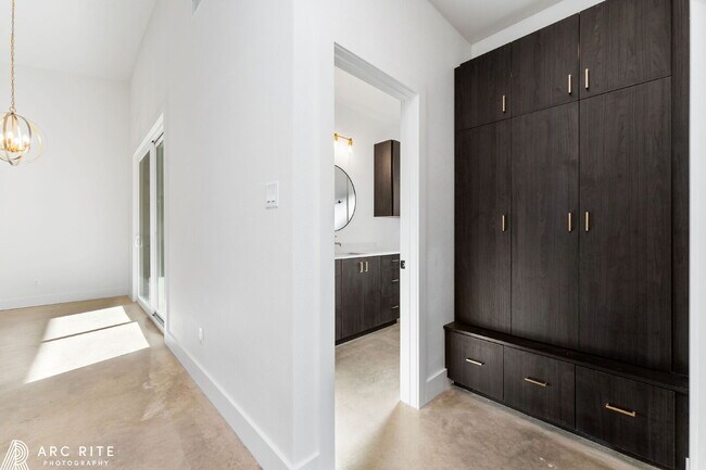 Building Photo - Pre-Leasing Fall of 2026!! Luxury Homes!!