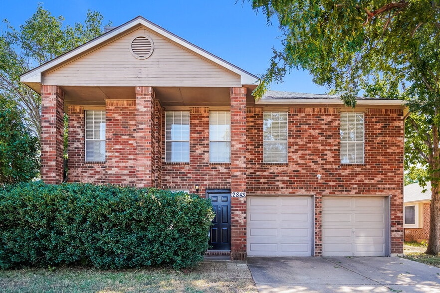 Primary Photo - 2843 Red Oak Dr