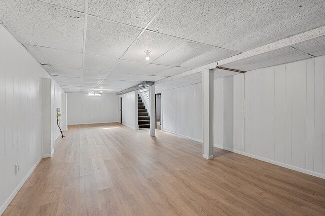 Building Photo - 3 BR 1.5 BA ranch house w/ large garage