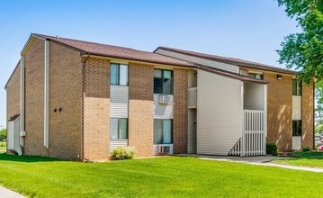 Building Photo - 1425 N 11th Ave E