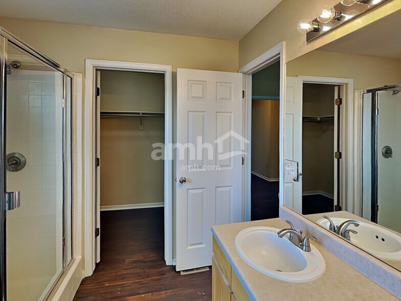 Building Photo - 20930 E 42nd Ave