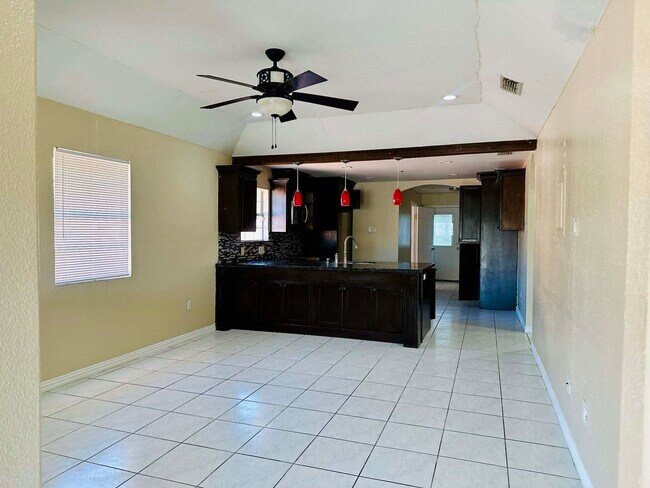 Building Photo - 3023 Potomac Loop