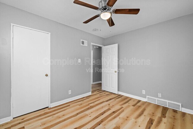 Building Photo - 10465 Lord Dr