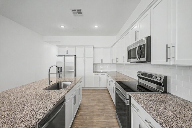 Building Photo - 8232 E University Dr