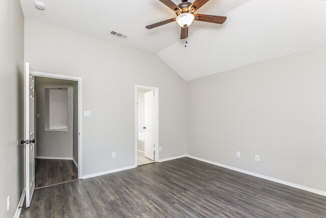 Building Photo - 705 Bridle Trail