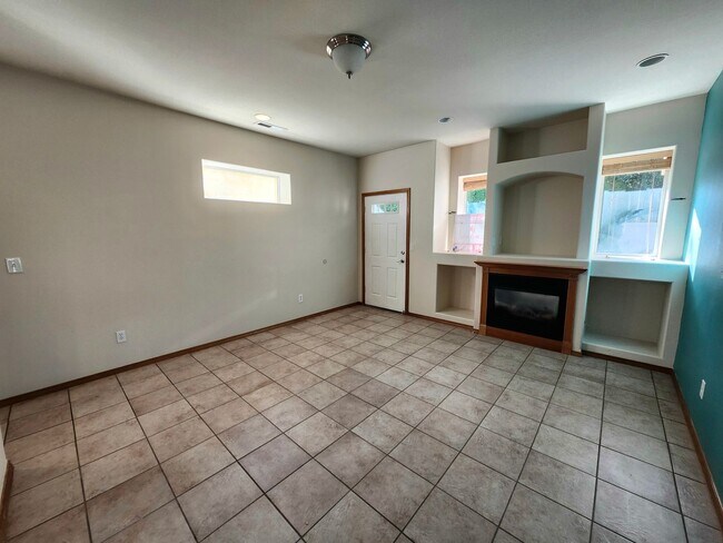 Building Photo - Welcome to 163 Keen Road in Richland!
