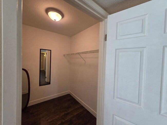 Building Photo - Welcome Home To Canyon Willow