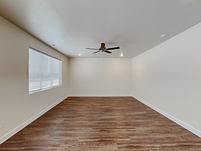 Building Photo - 1389 E Perelle Lane