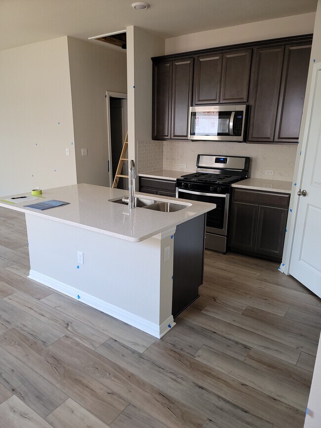 Kitchen - 13103 Brave Tenderfoot Trl