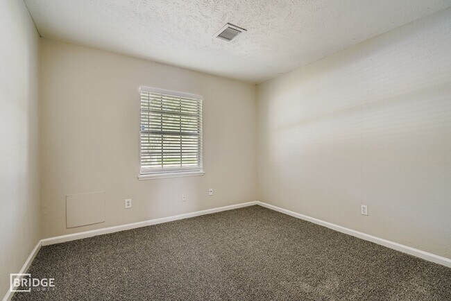 Building Photo - 226 Tara Plantation Dr