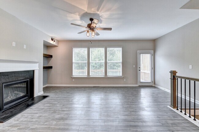 Building Photo - 4655 White St