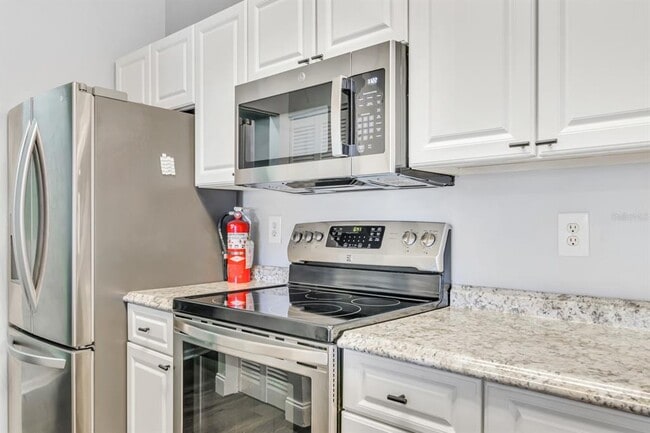 Building Photo - 14304 Fredricksburg Dr