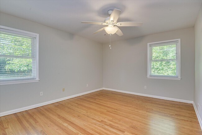 Building Photo - 813 Hammond Dr