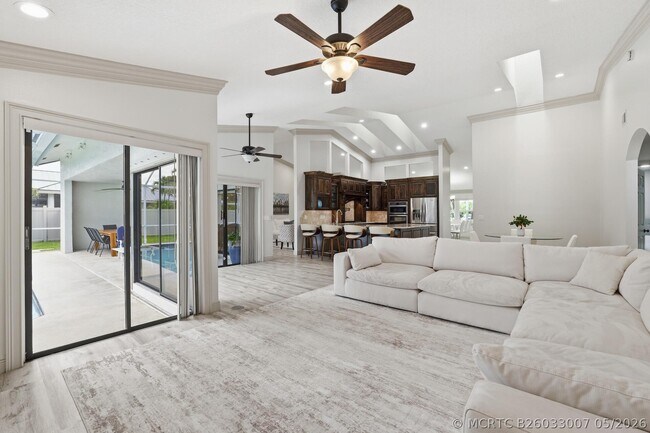 Building Photo - 15600 Rolling Meadows Cir