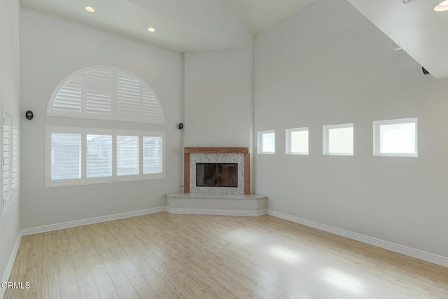 Building Photo - 121 Los Angeles Ave