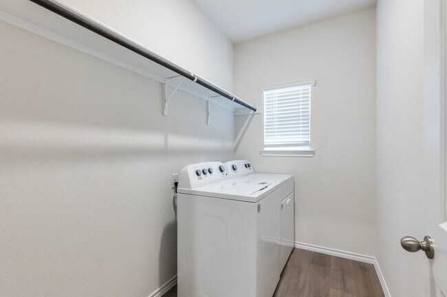 Building Photo - 2008 Bailer Wy