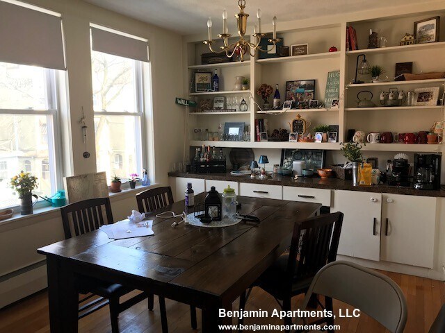 Building Photo - 316 Tappan St