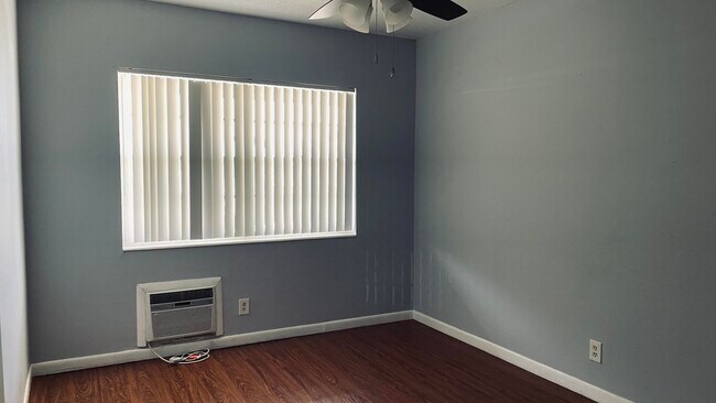 Building Photo - 138 Salisbury I