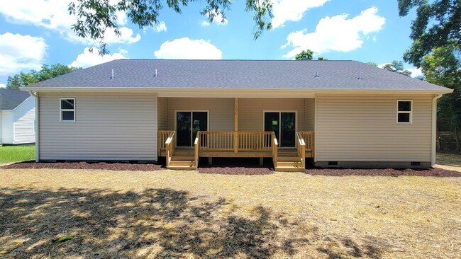Building Photo - AUGUST RENT SPECIAL!  Brand New 3 Bed, 2 Bath Duplex Available Near Downtown Greenville