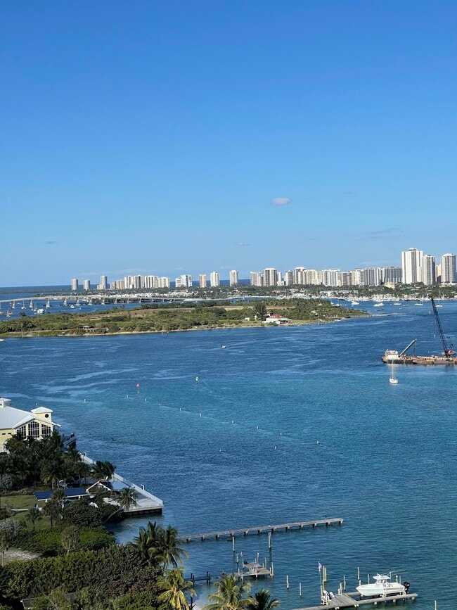 Primary Photo - 5600 N Flagler Dr