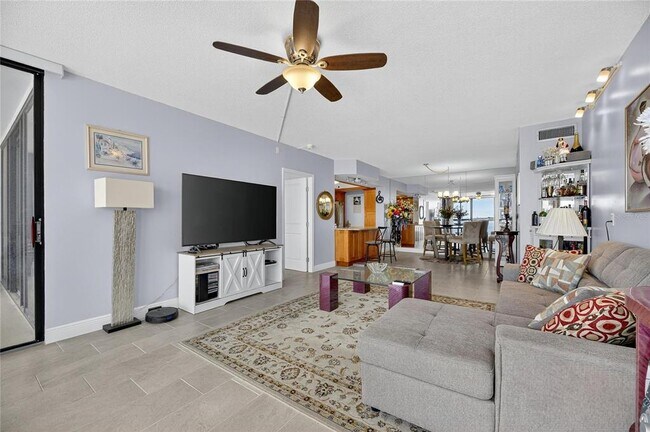 Building Photo - 7100 Sunshine Skyway Ln S