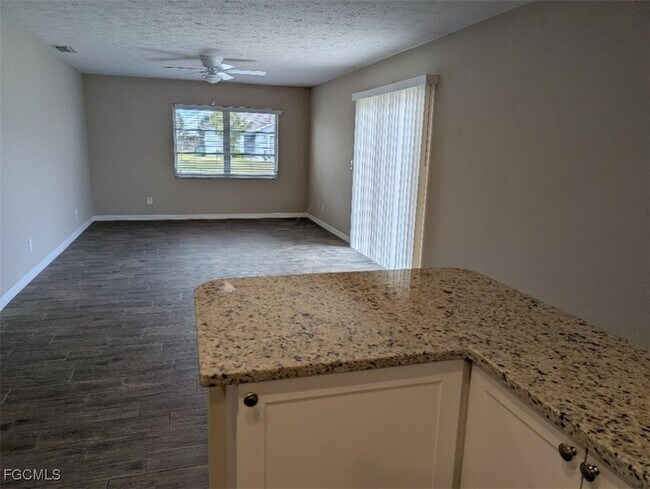 Building Photo - 3705 SE 9th Pl