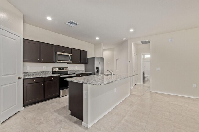 Building Photo - 3905 S 244th Dr