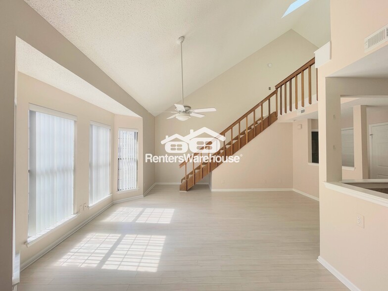 Building Photo - 411 Harbour Point